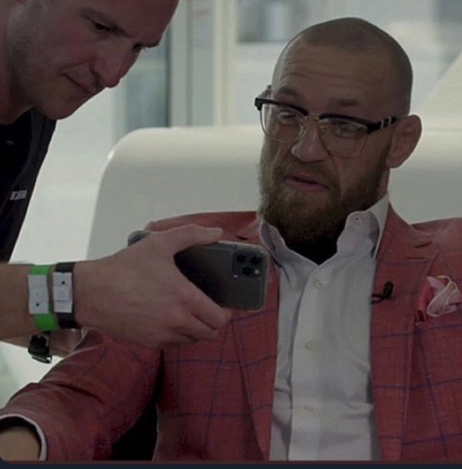 EthiksW's tweet photo. @TheNotoriousMMA Conor’s team showing him all the dumb ass tweets they have to delete every morning https://t.co/7jF9o9rpqc