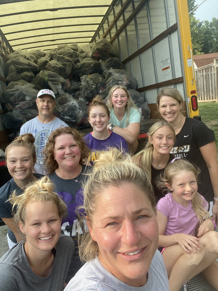 BSHSVolleyball's tweet photo. The shoes are loaded up and headed off to do great things. Shout out to our All-Star work crew who loaded 210 bags. Thank you to everyone who donated! https://t.co/CIMXRQNEg2