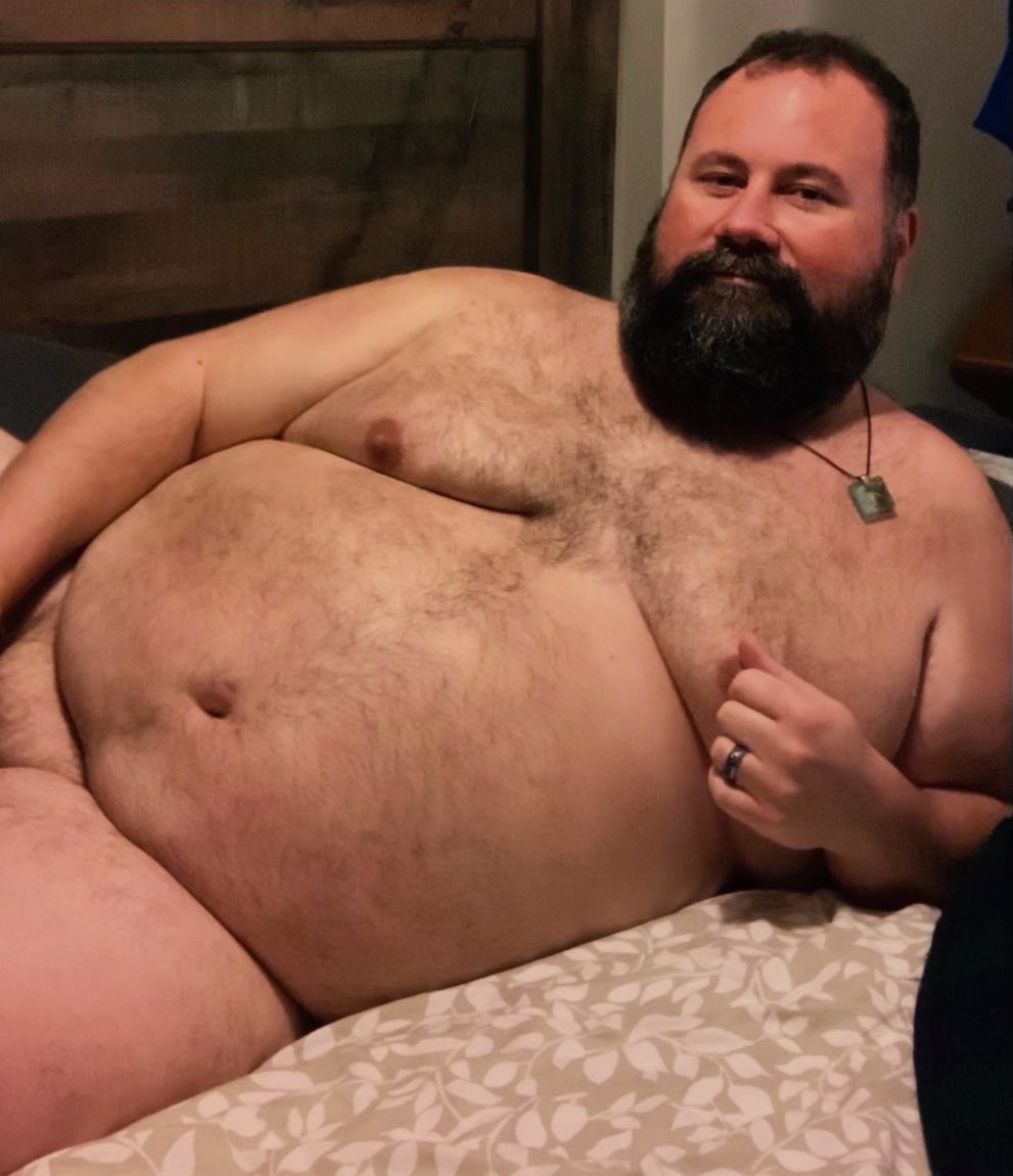 Titty Thursday! Retweet if you wanna rub my belly… or anything else 😈 Check me out at onlyfans.com/floridabear justfor.fans/FloridaBear5 Individual videos available at onlyfans.com/floridabearppv
