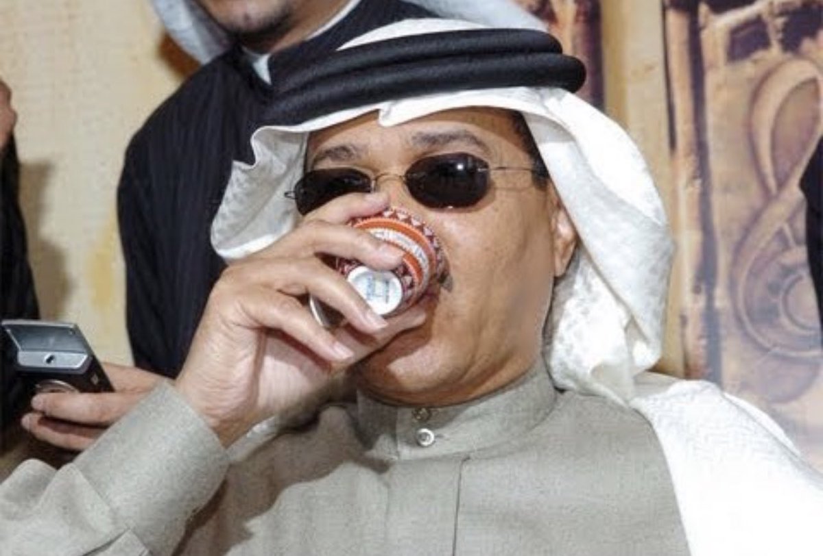 rawvnth's tweet photo. #رابح_وعبدالمجيد
ابو نورة وهو يشوف الجمهور يطلب منه يصلح بينهم . https://t.co/wjIA3A6NsH