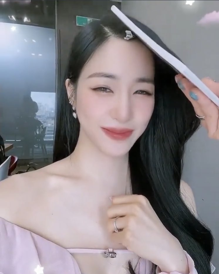 kimfany0801's tweet photo. #GirlsPlanet999 First Episode Today August 6 (Fri) 8:20PM(KST)
The saga begins with the 99 girls together with #MasterYoung #MentorTY #MentorSunmi and #MasterYeo. The Planet be ready today
Watch, stream & support @tiffanyyoung #TiffanyYoung #Tiffany
#SNSD_Tiffany https://t.co/gmbH7S4TeX