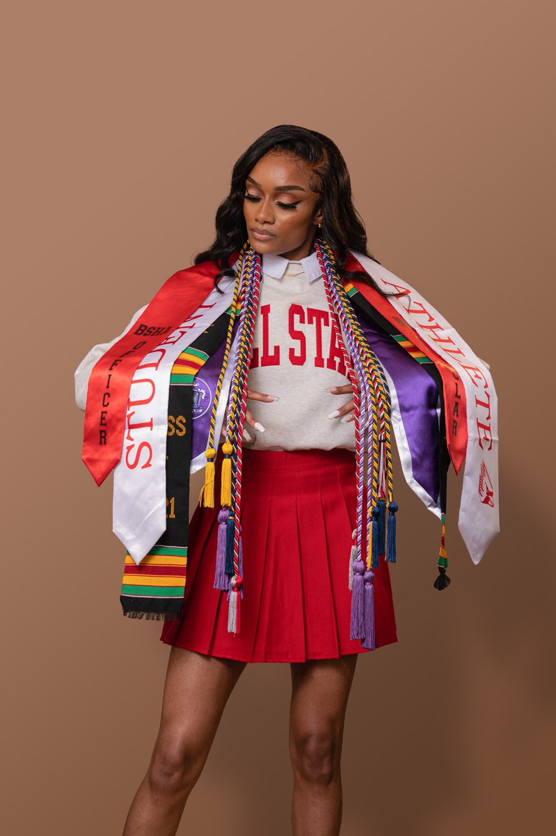 _ajenai's tweet photo. Forgot to drop these here 🥰 BIG Alumna Status. If you believe you can, you will! 

Address me as Amber Jones, BSN 👩🏽‍⚕️ https://t.co/6onwSo6lkB