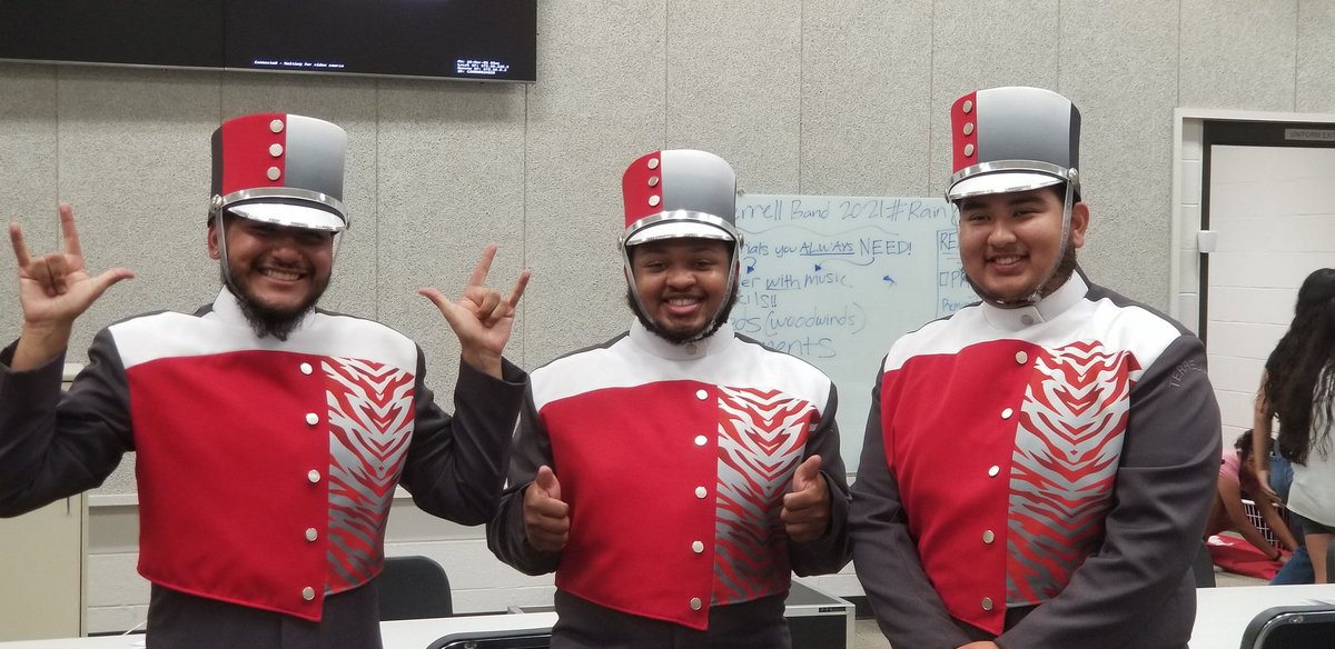 A_McClinton_MEd's tweet photo. These tigers are on their final prowlπ«π#terrelltogether #CO2022 #fightingtigerband #drummajor #drumcaptain #percussion #proudmothers
@TerrellISD @FurloughMiddle https://t.co/RRnYZwe3IM
