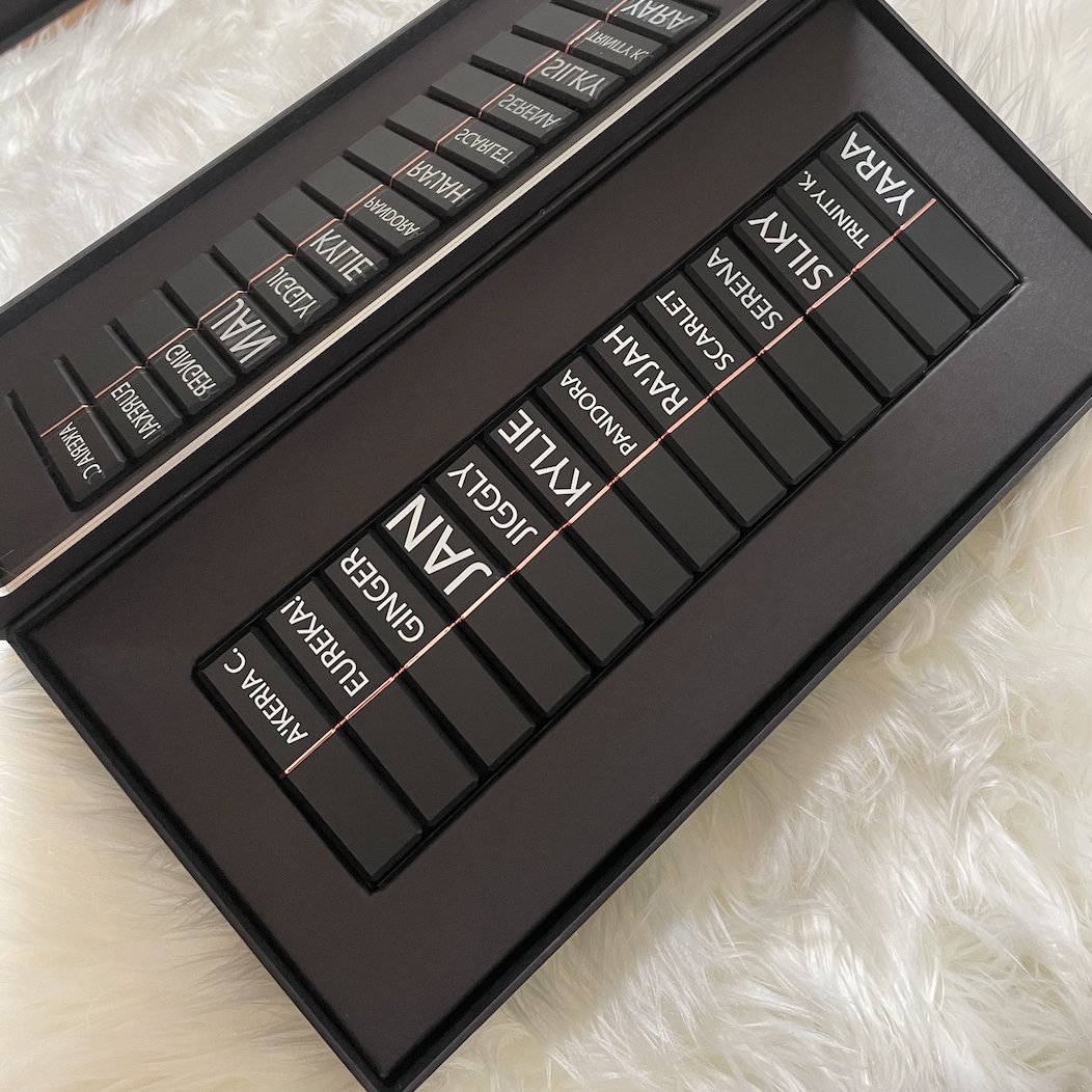 RuPaulsDragRace's tweet photo. Want an #AllStars6 Lipstick Box?! Enter now for your chance to win! #RuOClock 🌈💄

1️⃣ Make sure you're following us (@rupaulsdragrace)
2️⃣ RT this tweet 
3️⃣Tweet #AllStarGiveaway 

Good luck!  (18+, US only) 
RULES: https://t.co/CI69NILkPP https://t.co/NxcCU73AIH