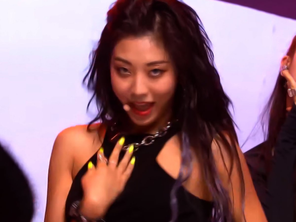 clcfeed's tweet image. still can't get over this seungyeon

#CLC #씨엘씨 #장승연