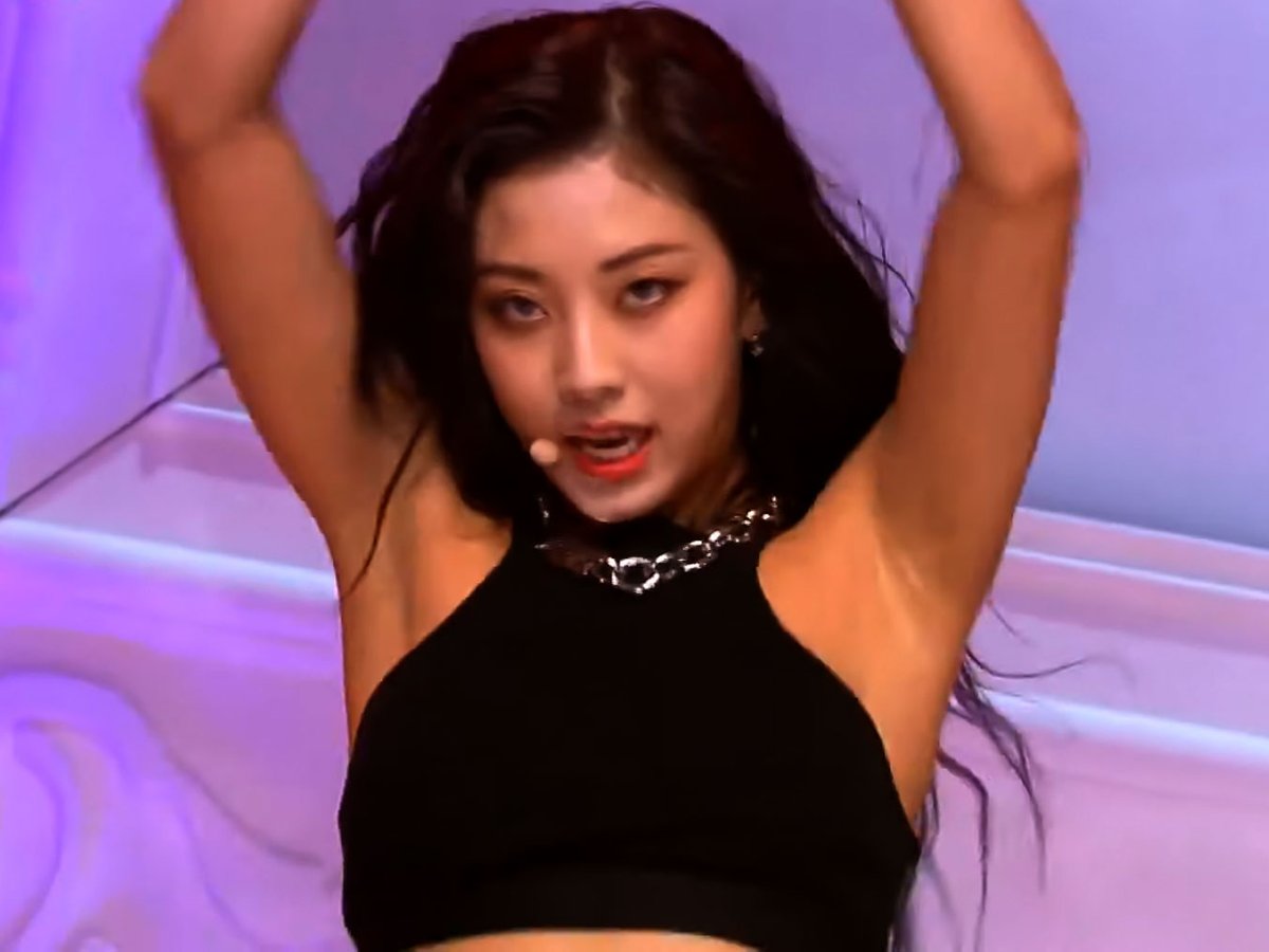 clcfeed's tweet image. still can't get over this seungyeon

#CLC #씨엘씨 #장승연