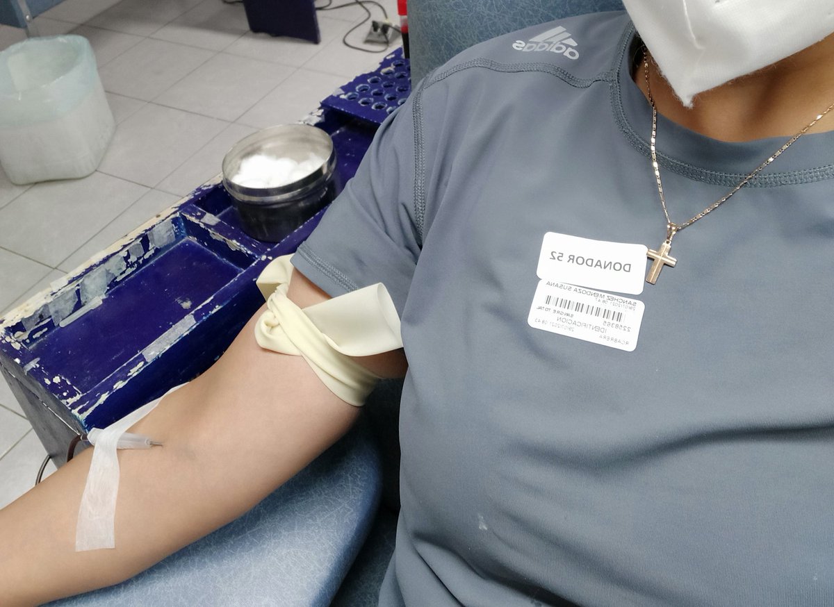 Susysan36796177's tweet photo. En #NochesDePoker con los #JinetesDelApocalipsTuit  sabían que donar sangre eliminas las células de tu cuerpo que aún extrañan a tu ex? 
Bueno eso no es cierto, pero fomentemos la donación de sangre https://t.co/dQelEeJHLs