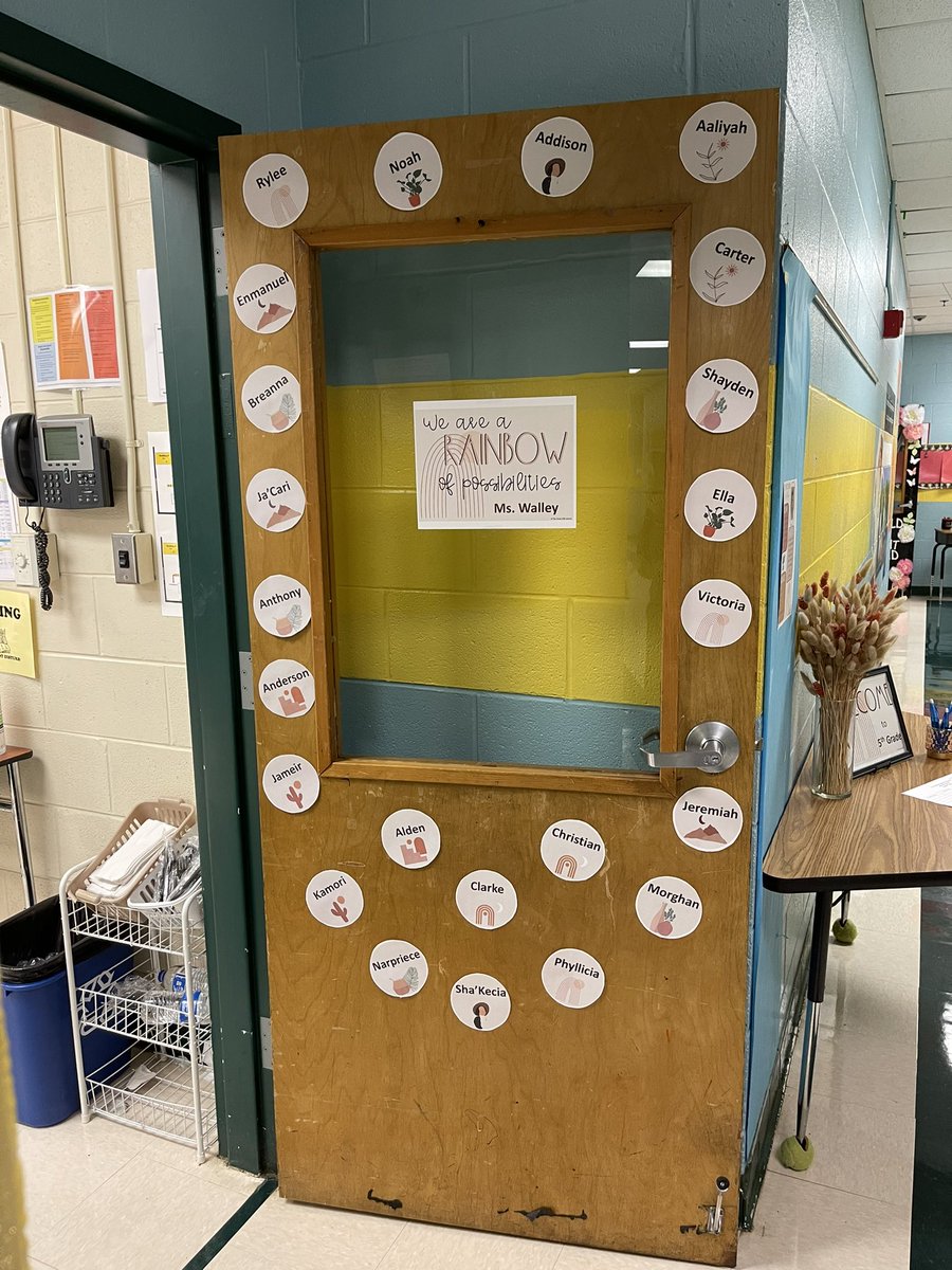 Walley_ERD's tweet photo. First “official” meet the teacher! Gen. Ed. here I come! #LearningLeading @PrincipalERD https://t.co/yhvBUrklvp