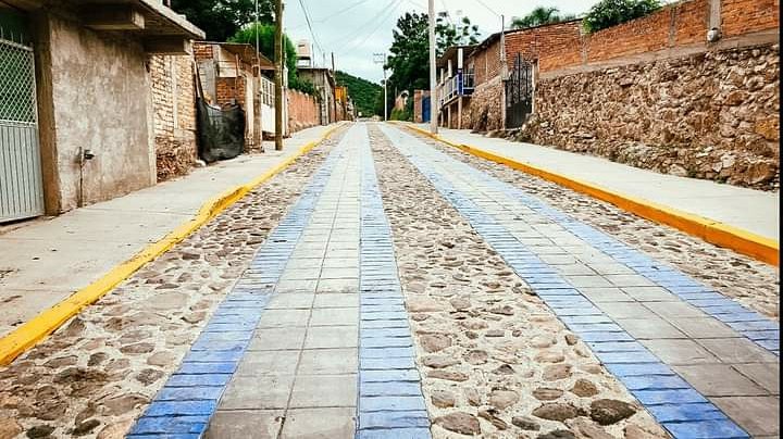 DRJuanJoseG's tweet photo. Un anhelo de años, hoy se ve vuelto una realidad para los habitantes de Arátzipu. 

El trabajo no se detiene. https://t.co/iMxjNVwSVY