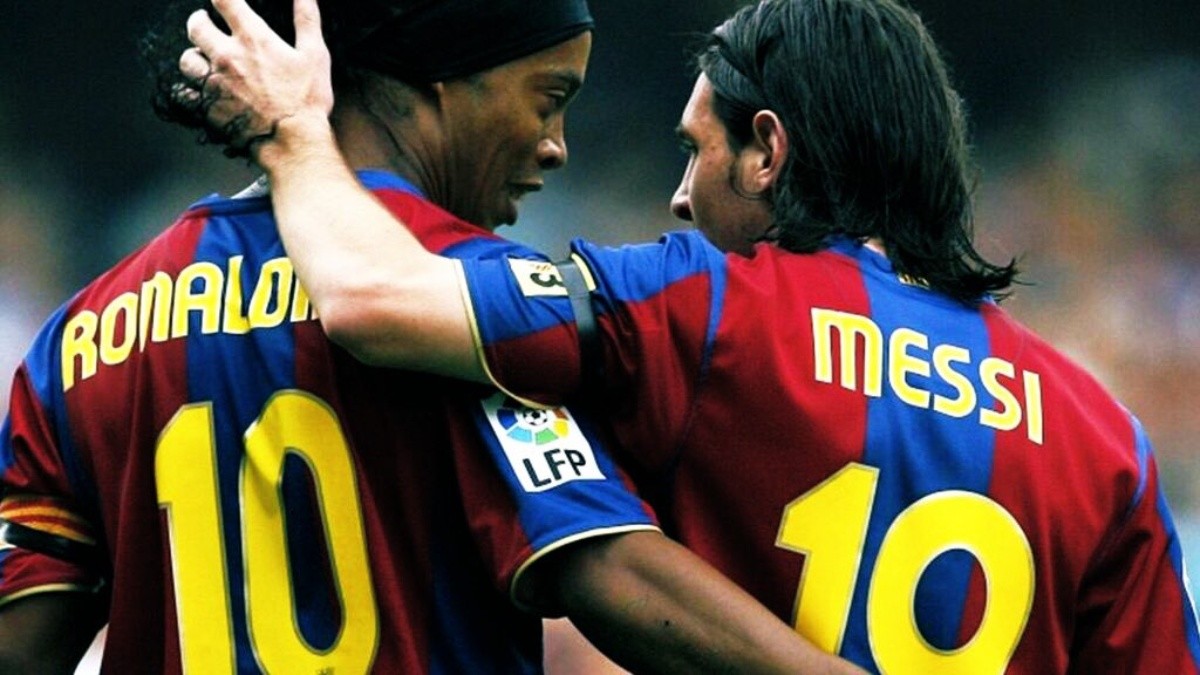 Como dijo Ronaldinho. "NADIE debe heredar el '10' del Barca que usa Leo Messi, por respeto".