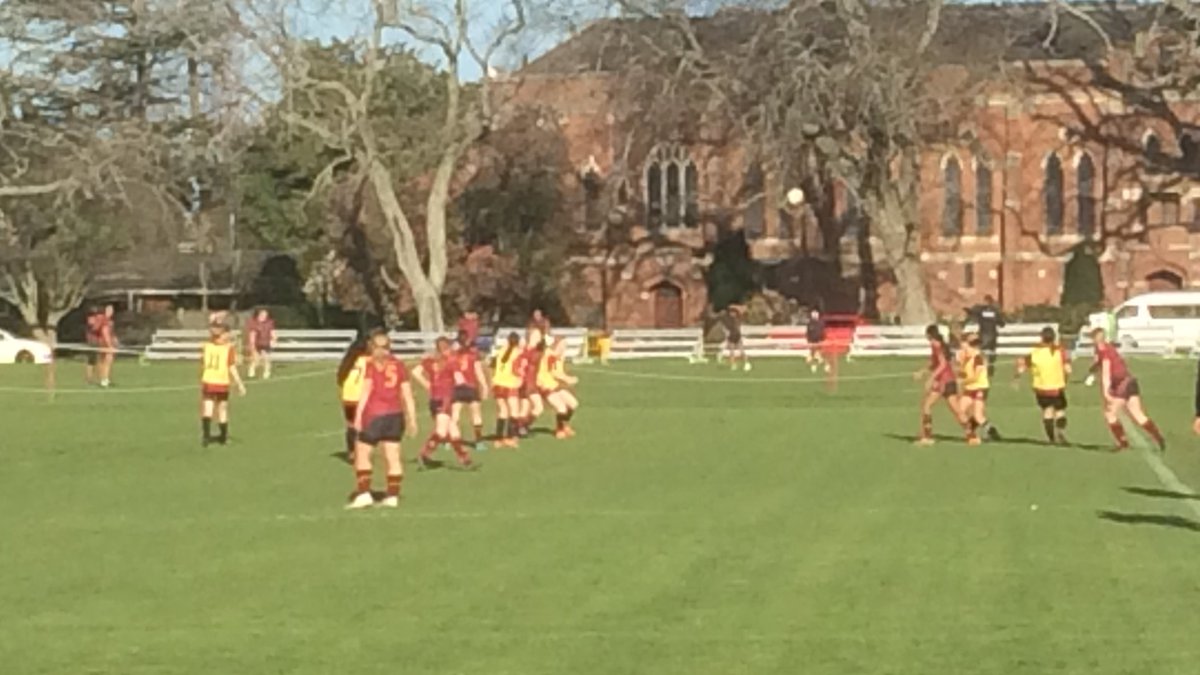 KingsC_Football's tweet photo. Our @KingsCollegeAk Girls 1st XI Football team played Selwyn College in a Top 6 Championship playoff match and won ⚽️-0 in the 🌞 on Wednesday afternoon. https://t.co/EsdqHMz2rl