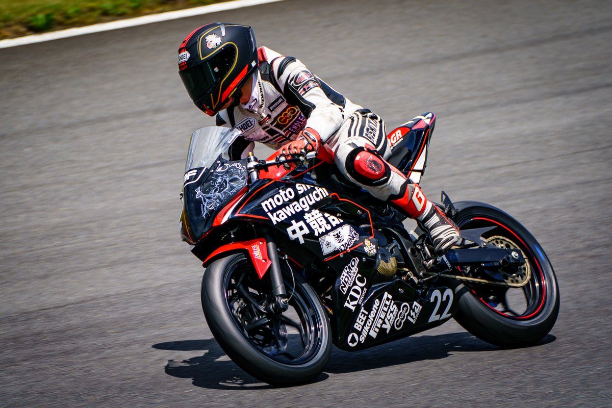 kumaphoto1's tweet photo. #ツインリンクもてぎ
#もてぎロードレース 第3戦
#ST250S Eternal
#22
モトショップ川口中競部!with DMC
@b_bullet1 https://t.co/tEuTCJqo29