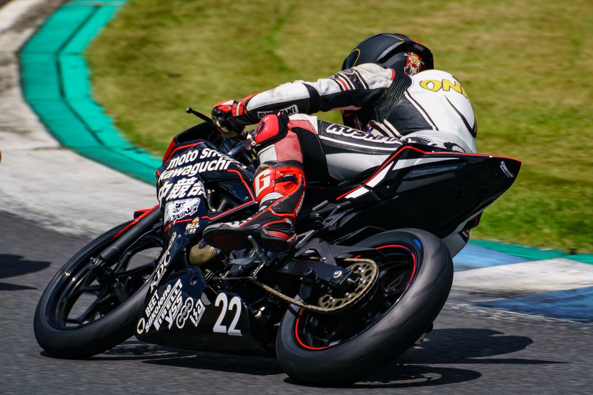 kumaphoto1's tweet photo. #ツインリンクもてぎ
#もてぎロードレース 第3戦
#ST250S Eternal
#22
モトショップ川口中競部!with DMC
@b_bullet1 https://t.co/tEuTCJqo29