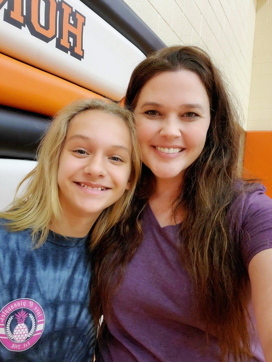 AmyParten32's tweet image. All three of our cheerleaders!! 😍📣 #warriorcheer #hawkcheer #minicheer #allthethingscheer