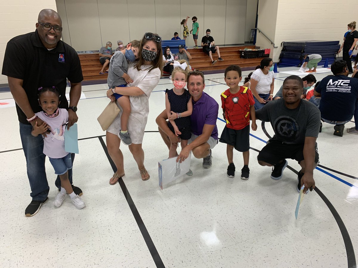 SiglerStars's tweet photo. It was great to see our families connect and our students making new friends @SiglerStars kinder/first play date:) #community #planoproud https://t.co/Hq7dWmbsbF