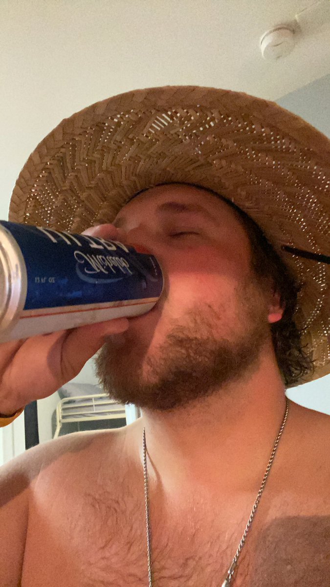 davidareed11's tweet photo. @hintz25 @kayliehintz25 #drinkoneforabbi @hintz25 https://t.co/774hvn2vay
