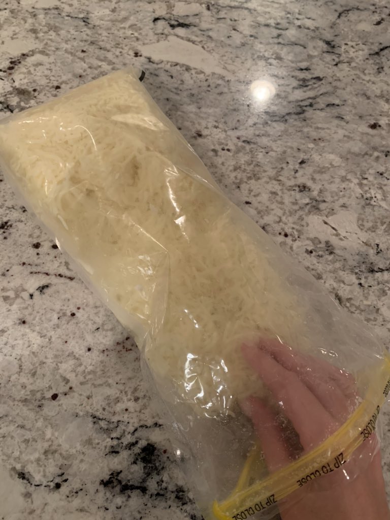 cASHLEYpenny's tweet photo. 4yrs later and I finally took my hand out of this bag of mozz long enough to compose a tweet #weback https://t.co/gxg0Bamsyc