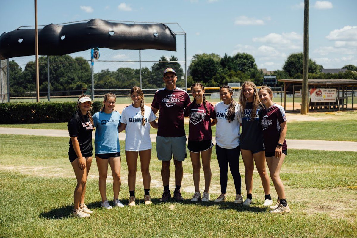 thecobway's tweet photo. Being able to share these camp moments with some of our girls who will help carry on #TheCOBWay for years to come is truly a remarkable thing. Watching them coach and teach at COB Softball Camp is truly amazing! #RageCoaching #COBOnTheRise #BuildingALegacy #Thankful4Them https://t.co/2JctUCbuMk