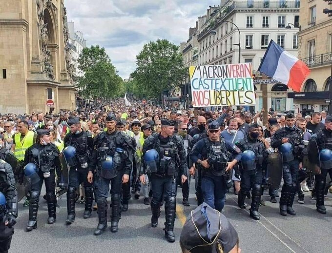 sailinjackvip's tweet image. Friends, around the world millions are coming together. Millions. This will not end well for the marxists! Cops in France join the people!