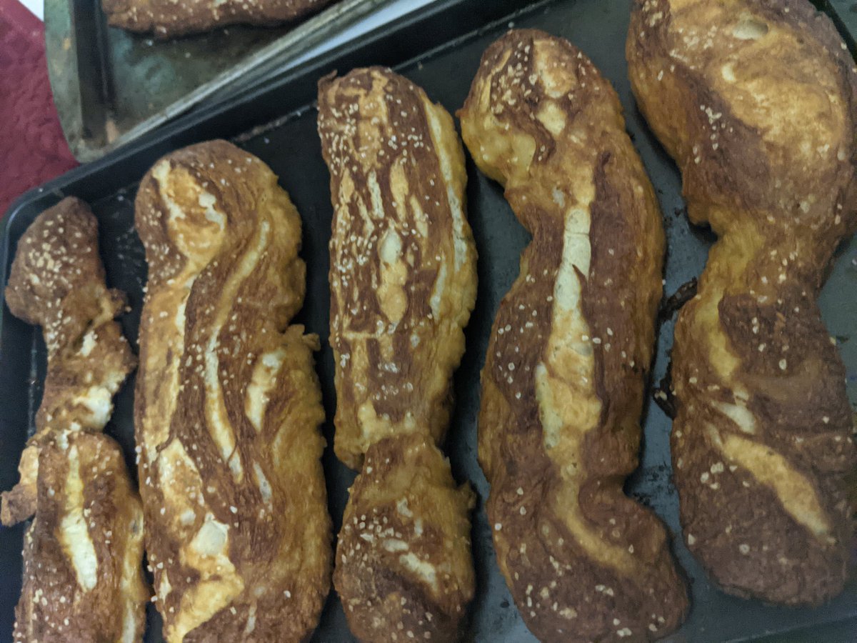 drewyK's tweet photo. Should I make @ReneePaquette Pretzels in breadstick form? The answer is always YES! #MessyInTheKitchen https://t.co/H8ZpI8ywUI