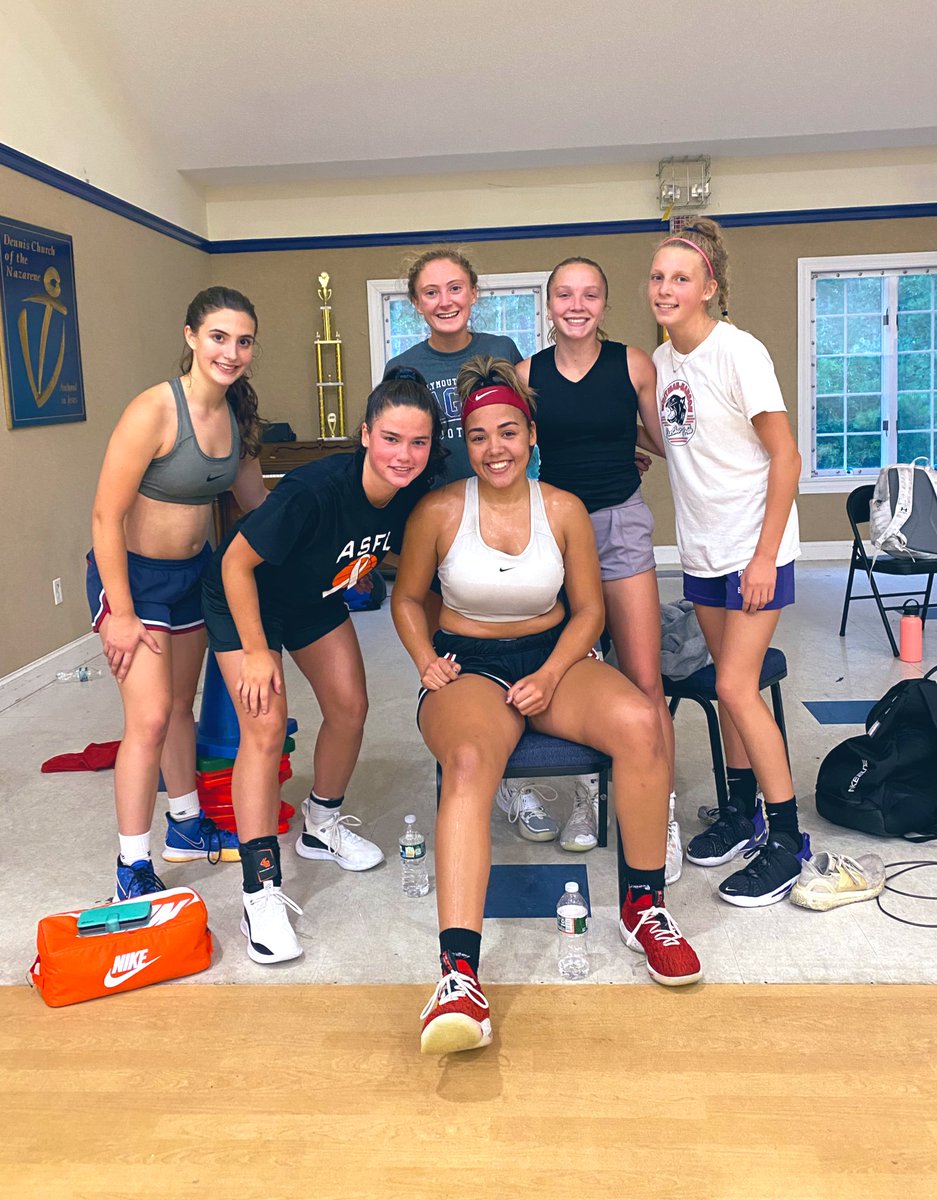 SwishCapeCod's tweet photo. Seven weeks down; three to go! Very pleased with improvement in playmaking and shot-making over the last few as our girls build skills to match their tremendous work ethics. @corinnedaly_ (Class of 2025; @GORAMSathletics) had the hot hand tonight during competitive shooting! 🧡💙 https://t.co/aXEX0D9SQF