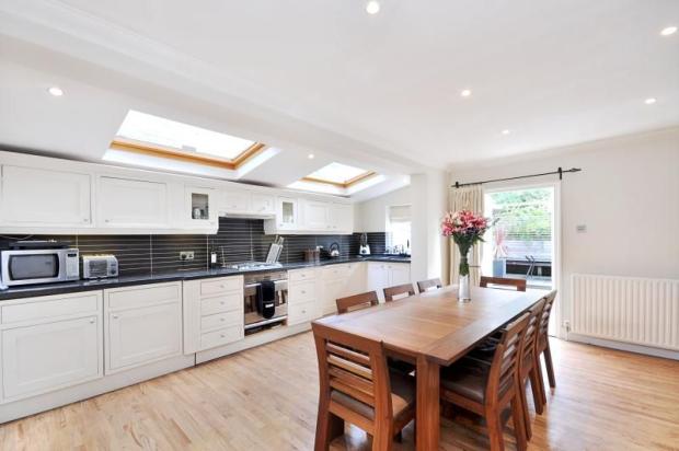 agent_demo's tweet photo. Back on the market - 4 Bed Terraced House, Camden Park, £650,000. View details: https://t.co/pkWOnLdYYS https://t.co/ofWGF8efok
