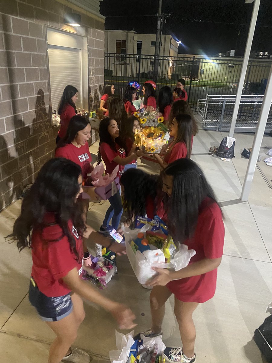 Miss_Armenta's tweet photo. #CHSLions #MidnightPractice #TeamBonding https://t.co/01ag0TEqsr