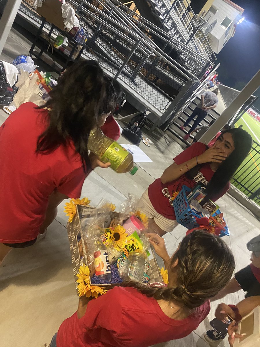Miss_Armenta's tweet photo. #CHSLions #MidnightPractice #TeamBonding https://t.co/01ag0TEqsr