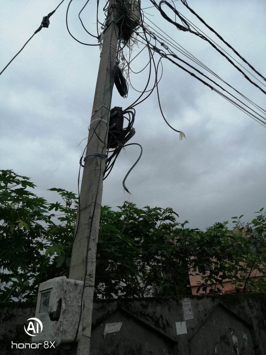 parmanandpant2's tweet photo. Even after sharing Location of broken fiber in DM to @JioCare nothing happened. Seems #reliancefiber team of Dehradun do not have sufficient man and machine. https://t.co/VjdrVm6y3P