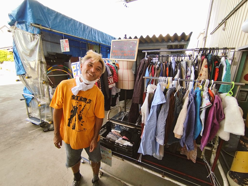 おすず 只今 オシャレスター 這い上がった輝き を入り口にどーんと出してます b級子供服やちょっと変わったデザインの服 普通の洋服よりも若干汚れや着用感はあるけれど それでも捨てちゃうのは忍びない まだオシャレに着こなせるはずだー と おすず 只今 オシャレスター 這い上がった輝き を入り口にどーんと出してます b級子供服やちょっと変わったデザインの服 普通の洋服よりも若干汚れや着用感はあるけれど それでも捨てちゃうのは忍びない まだオシャレに着こなせるはずだー と