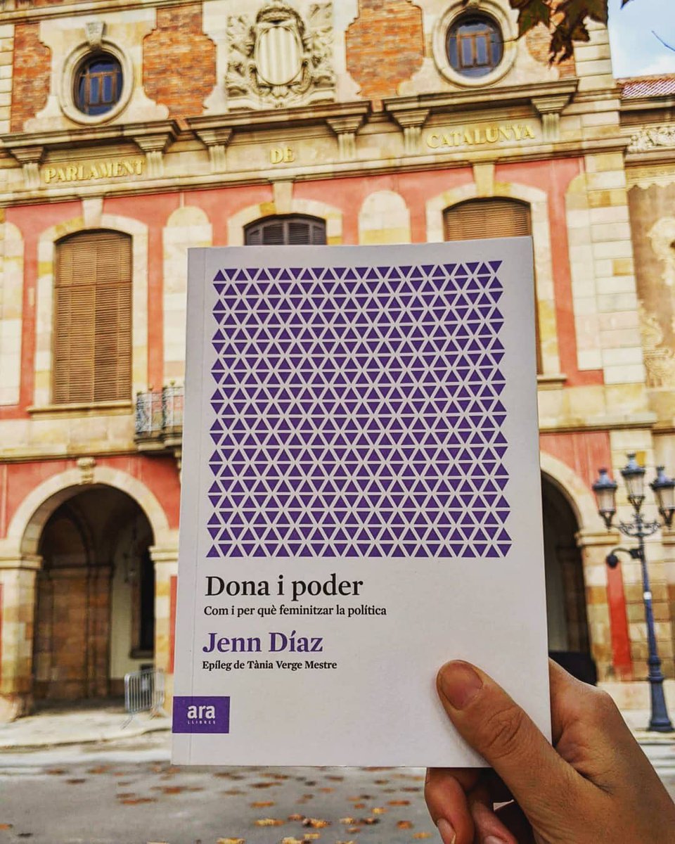 arallibres's tweet photo. Quin goig veure com #DonaIPoder, de @JnnDiaz, segueix captivant lectors i lectores!
✊ El llibre és un manifest personal i una crida a l’acció perquè les dones ocupin els llocs de poder que tradicionalment se’ls han vetat.
Descobreix-lo: https://t.co/CeRHhLNWmi https://t.co/u81J6AmhPN