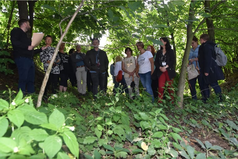 yahadinunum's tweet image. They had the opportunity to discover sites related to Jewish life in Miechów and Działoszyce, and to visit numerous killing sites in the area. The teachers also had the unique opportunity to meet two YIU witnesses to the #Holocaust by bullets.

#BeyondMemory