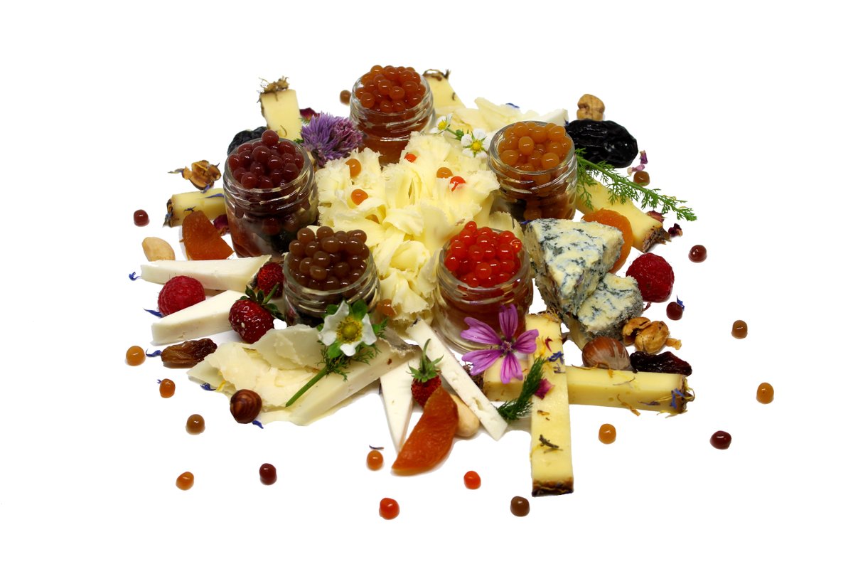 A #FruitaBlanch hem creat les #SPHERICJAM limited edition de BLANCH ART! 🔝🔝 Aquest #estiu 🏖☀, vols sorprendre als teus convidats amb un #maridatge de #formatges 🧀 #gourmet? Acompanya-ho amb les NOVES esferes de #melmelada. 😁

#Novetat #Innovació #SomDelOest