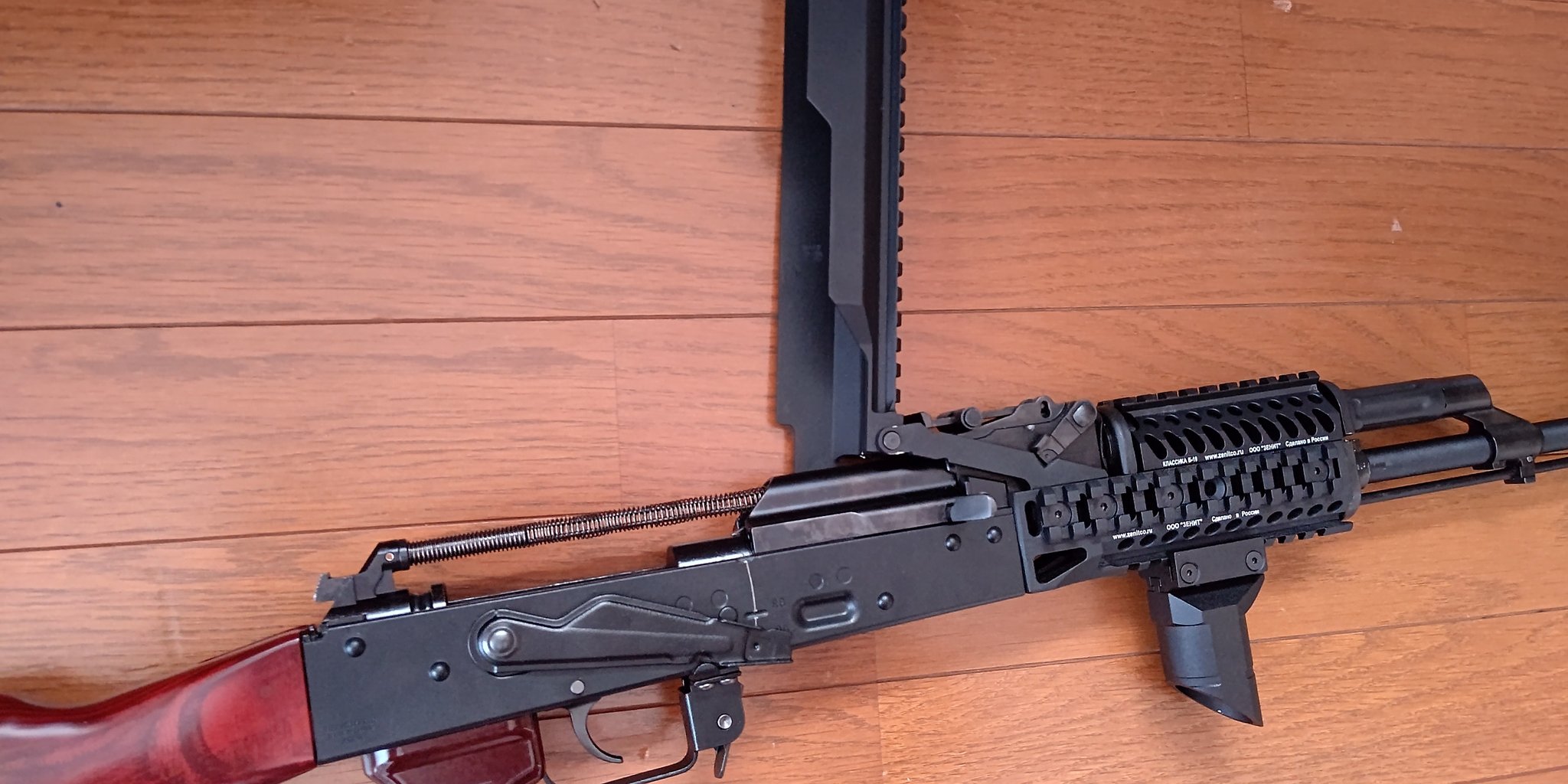 AKM - ガスブローバック マシンガン | 東京マルイ