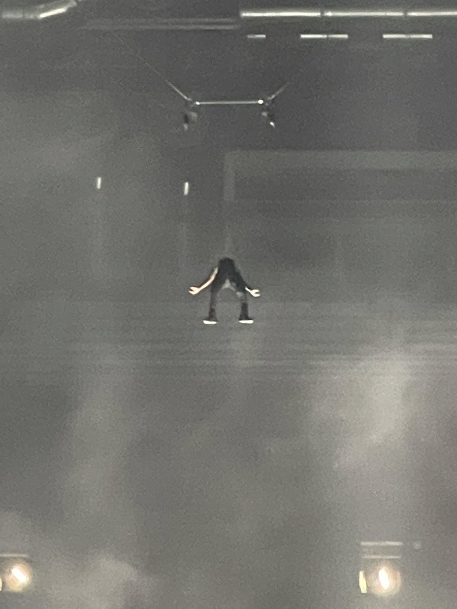 Hampton's tweet photo. Bro what the FUCK https://t.co/vLPMre7jqJ
