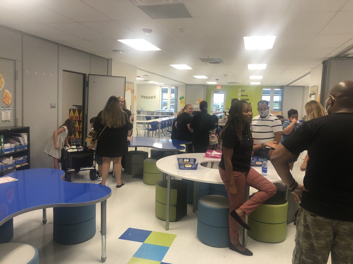 InPrepAcademy's tweet photo. Success! @InPrepAcademy Panthers ready to start the new school year! #meettheteacher @SaraCapwell @drdchristiansen @EddieRuiz531 @CSUSAJonHage https://t.co/qxywZjdNsa