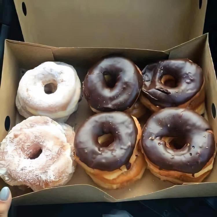 ngopiss's tweet photo. Iced coffee &amp; Donuts 🍩 https://t.co/FIv9P6s3n3