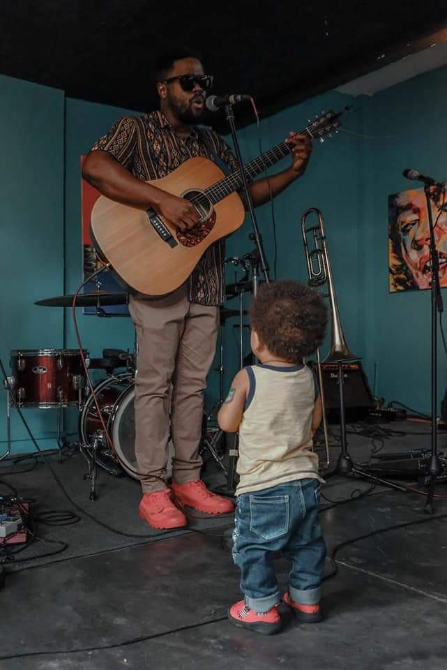 Grandson will play music 🎶 like daddy