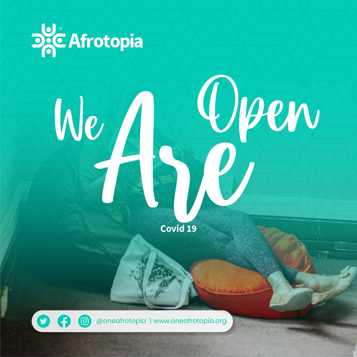 AfrotopiaZw's tweet image. Due to the new lockdown restrictions we now close at 3p.m, but we are still open 🤗.

#CreativeWorkPlace #CreativeSafeSpace #COVID19 #WeOpen #Friyay #Workspace