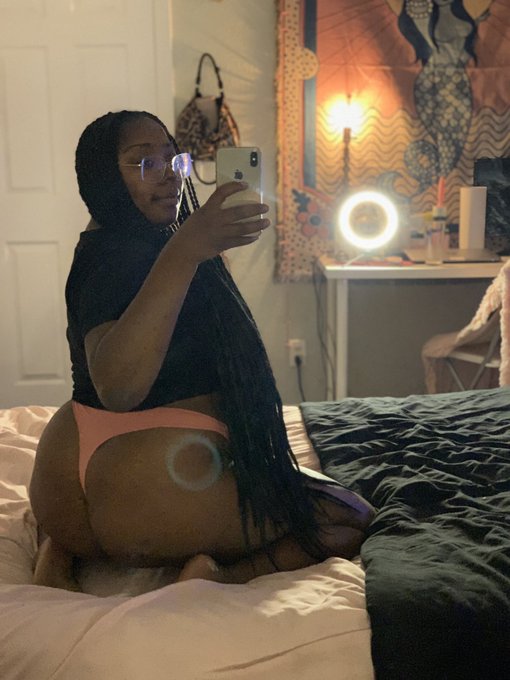 Is orange my color? https://t.co/EBtY3fnmvF