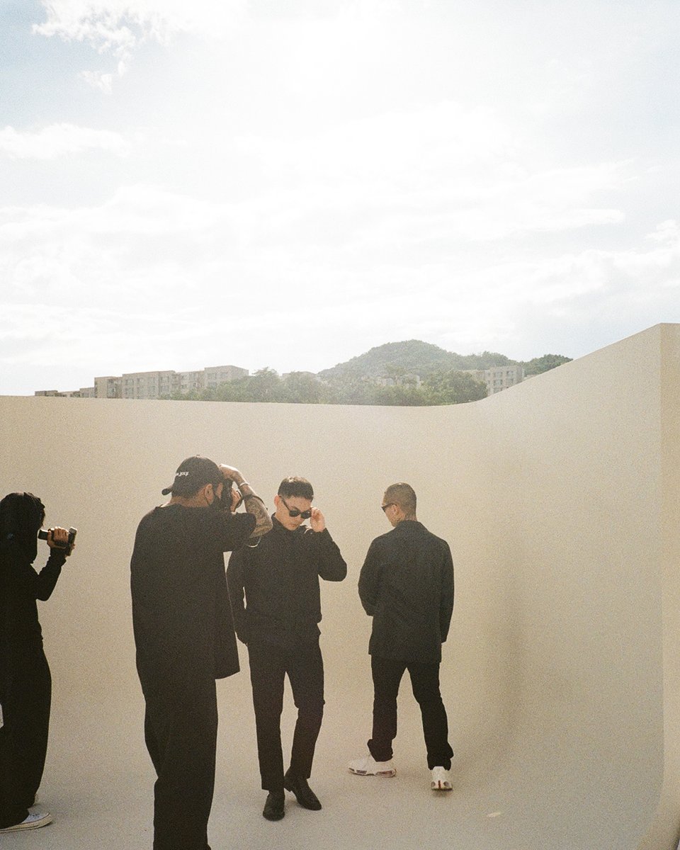 members only photoshoot 🛂🛃

#Owen #오왼 #xrface #서페이스
#MembersOnly #멤버스온리