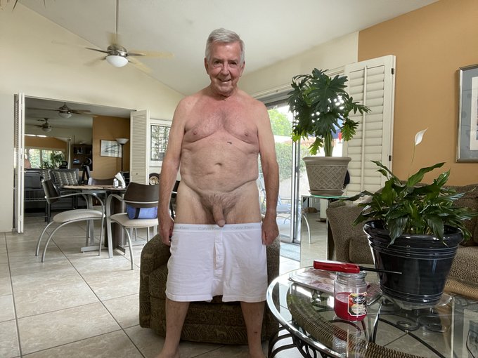 FOR MY BOXER FANS: video at https://t.co/Euc7IkLZfE  #boxersorbriefs #commando #skinnydipping #suitandtie<a href="/tag/boxersorbriefs"class="tags">#boxersorbriefs</a><a href="/tag/suitandtie"class="tags"><span>#suitandtie</span></a><a href="/tag/gaypride"class="tags"><span>#gaypride</span></a><a href="/tag/papi"class="tags"><span>#papi</span></a><a href="/tag/skinnydipping"class="tags"><span>#skinnydipping</span></a><a href="/tag/dilf"class="tags"><span>#dilf</span></a>