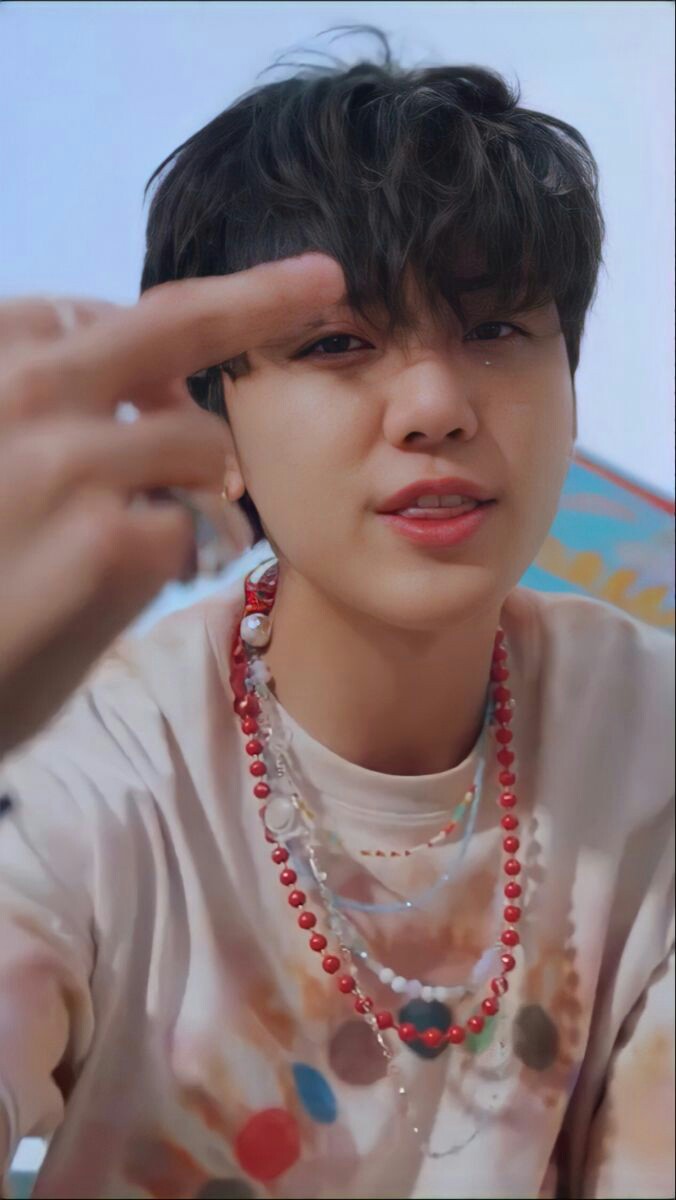 Viajé hasta el festival con este ser y su familia, y nos quedaremos los dos en un tipi. No se fíen en las últimas fotos, nos queremos mucho.

            —via instagram—