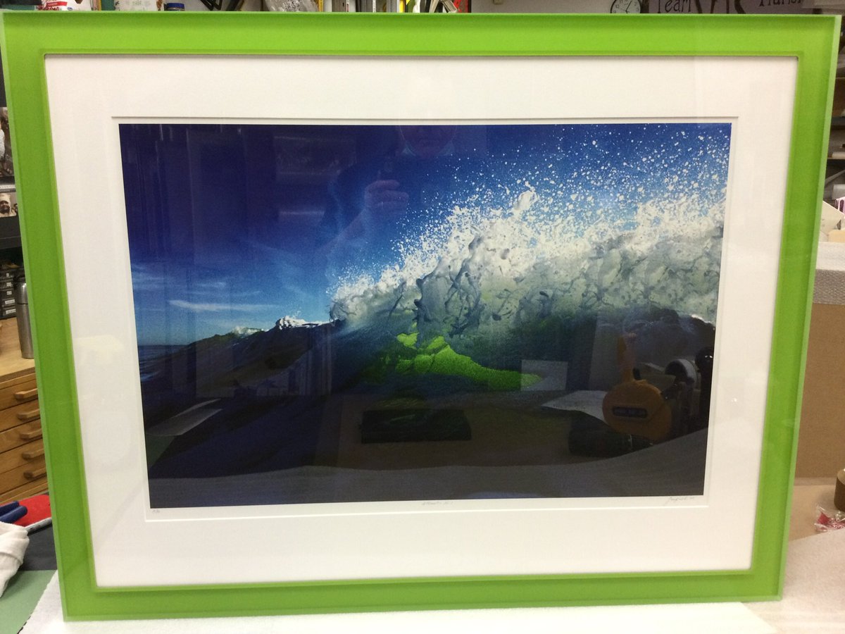 vjsstudio1023's tweet photo. Insane waves in a cool frame - #Prismaframe @bellamoulding

#designideas #designinspiration #custompictureframing #vjsstudioframers #hamptons #framethewaves https://t.co/oek3QIyNXa