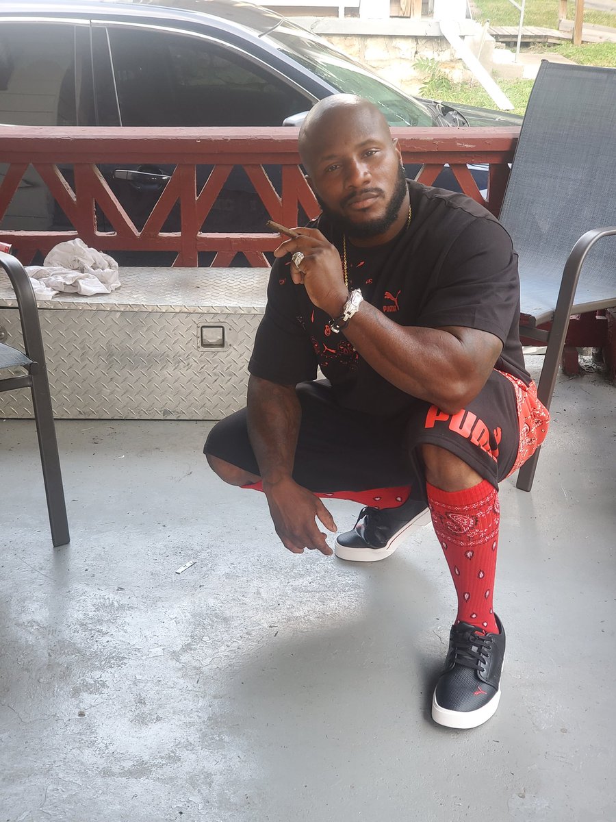 FLEETWOODRECOR3's tweet photo. Monny Moskoe still pushing after all these years.... never to old to chase a dream💯❤ https://t.co/3vbBYY4CQH