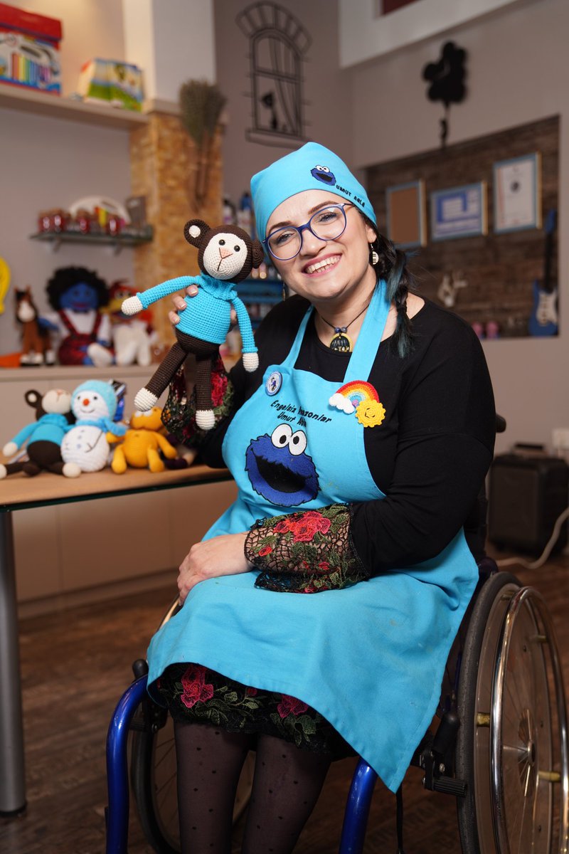 Umut bugün de yarında, umut abla hep yanında.  engelsizamazonlar.com  olarak  engelsiz esnaf olarak Kadıköy deyiz. Bekleriz