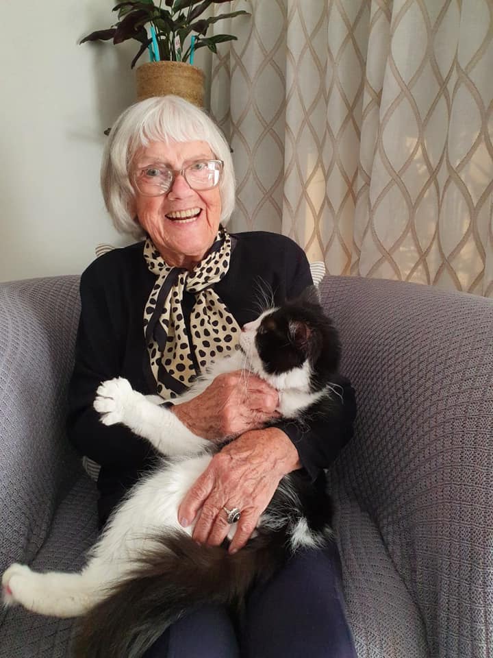DementiaAus's tweet photo. Ahead of #AgedCareEmployeeDay, Dementia Australia Dementia Advocate Jason van Genderen shares his appreciation for the aged care employees who go above and beyond caring for his mum, the star of @ApplesauceOmas.

Read more here: https://t.co/UvAWifAKeK. https://t.co/oqE5z5IqGr