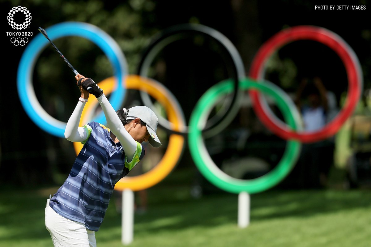 OlympicKhel's tweet photo. .@aditigolf betters her performance from the first two rounds and goes one up to rank second in women's individual stroke play as compared to a tied-second position from yesterday!

The #IND golfer stays in medal contention for three days straight! 👏

#Tokyo2020 | #Golf https://t.co/dBLPpbMERr