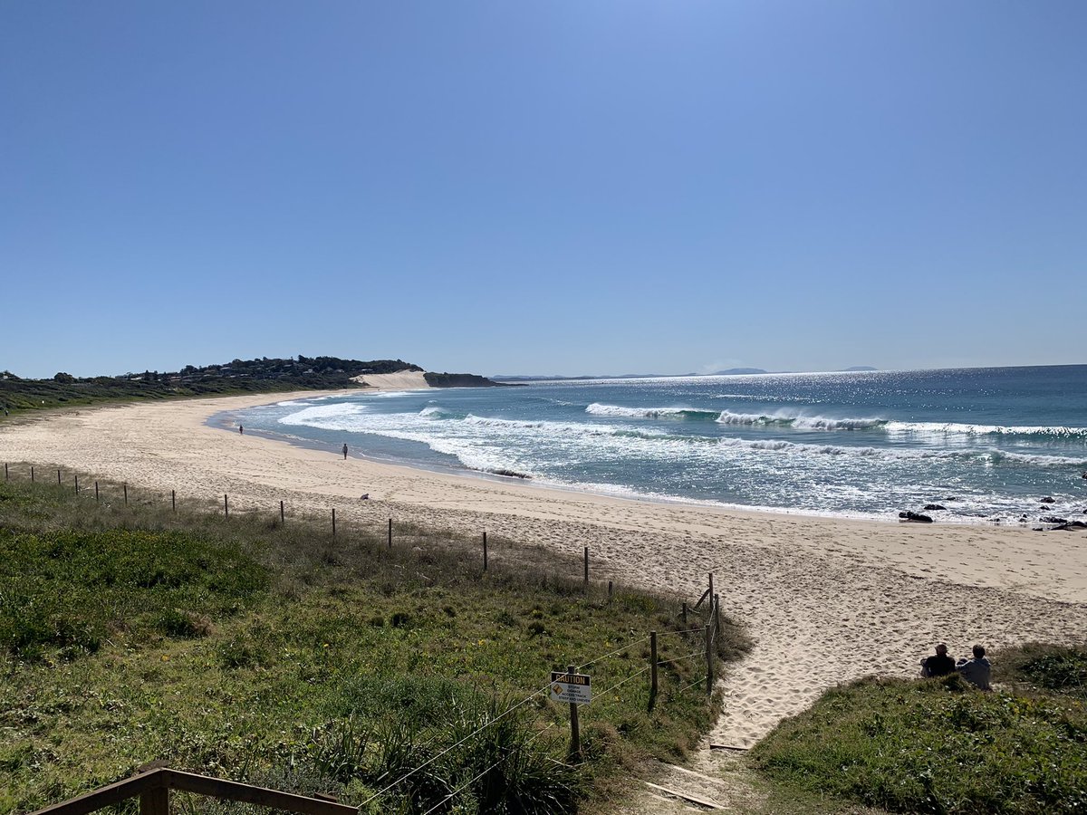 51Modelbloke's tweet photo. Very quiet at One Mile Beach, devoid of Sydney-siders https://t.co/gxS92JehTW