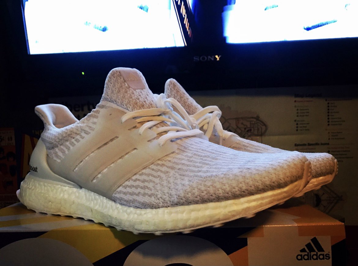 LagoGavilan's tweet image. First pair of 👟 that made me forget about Nikes entirely at the time and the first pair to start my collection of Adidas Boost #boostislife